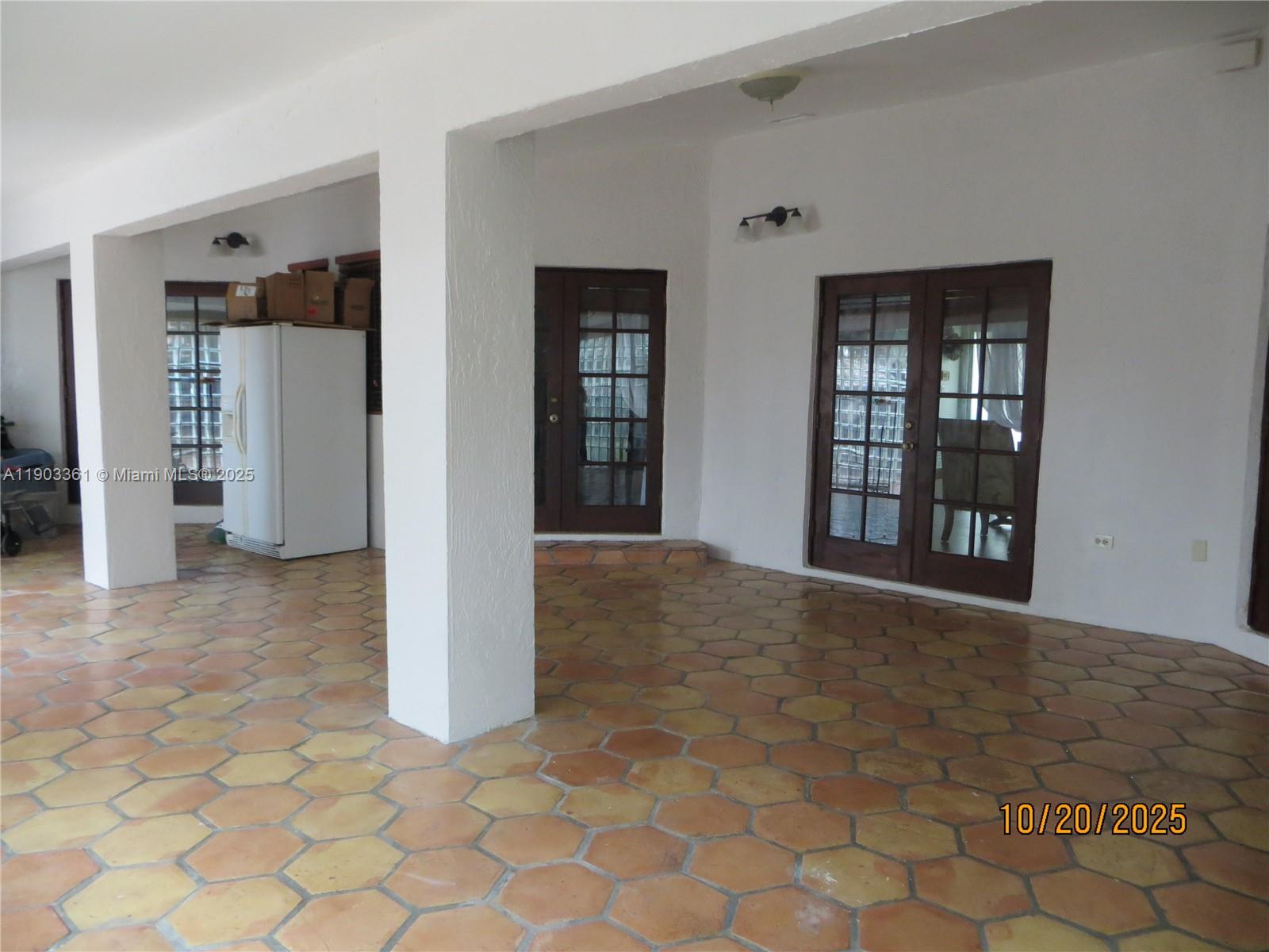 THE MANSIONS - Residential