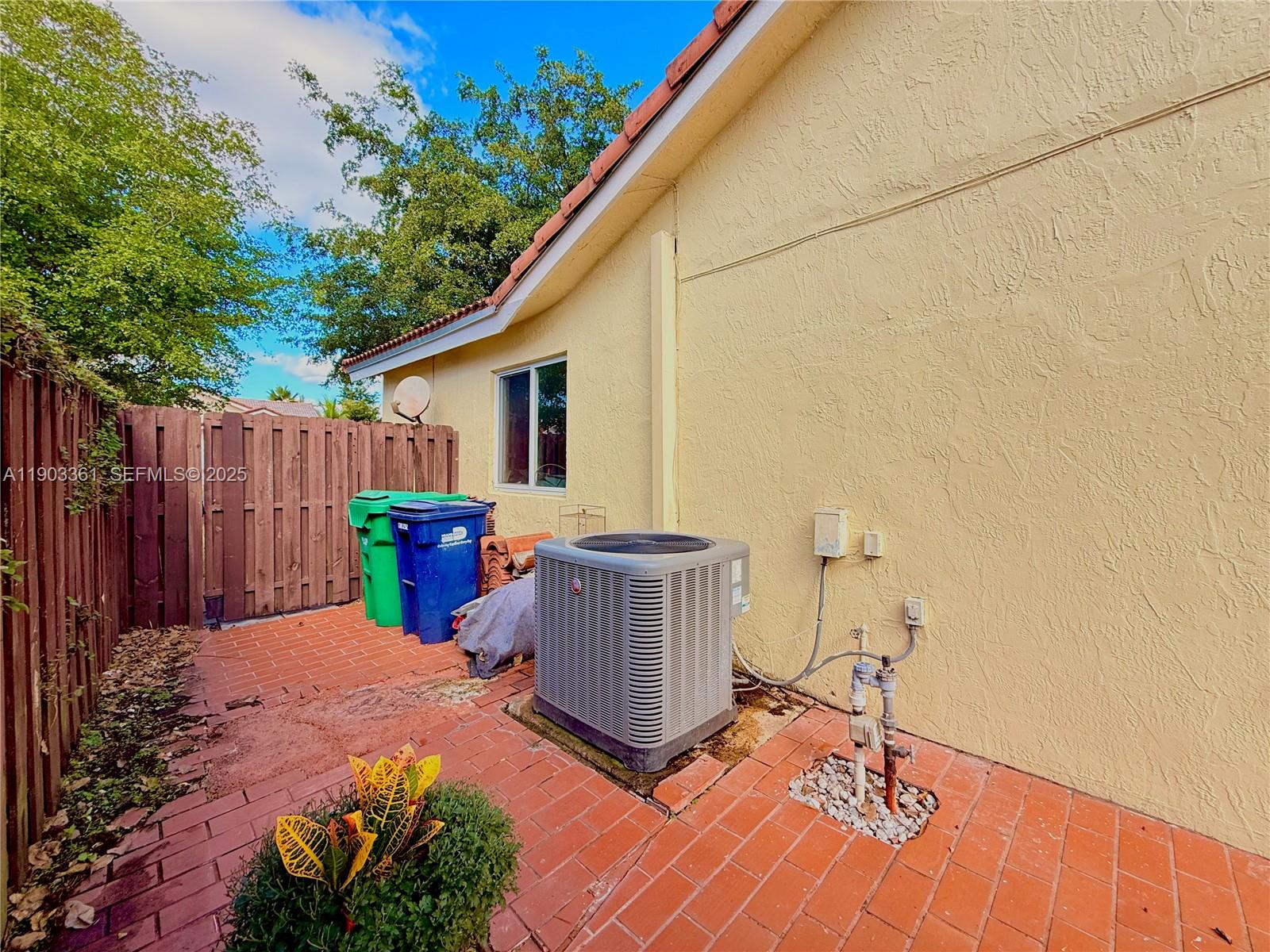 THE MANSIONS - Residential