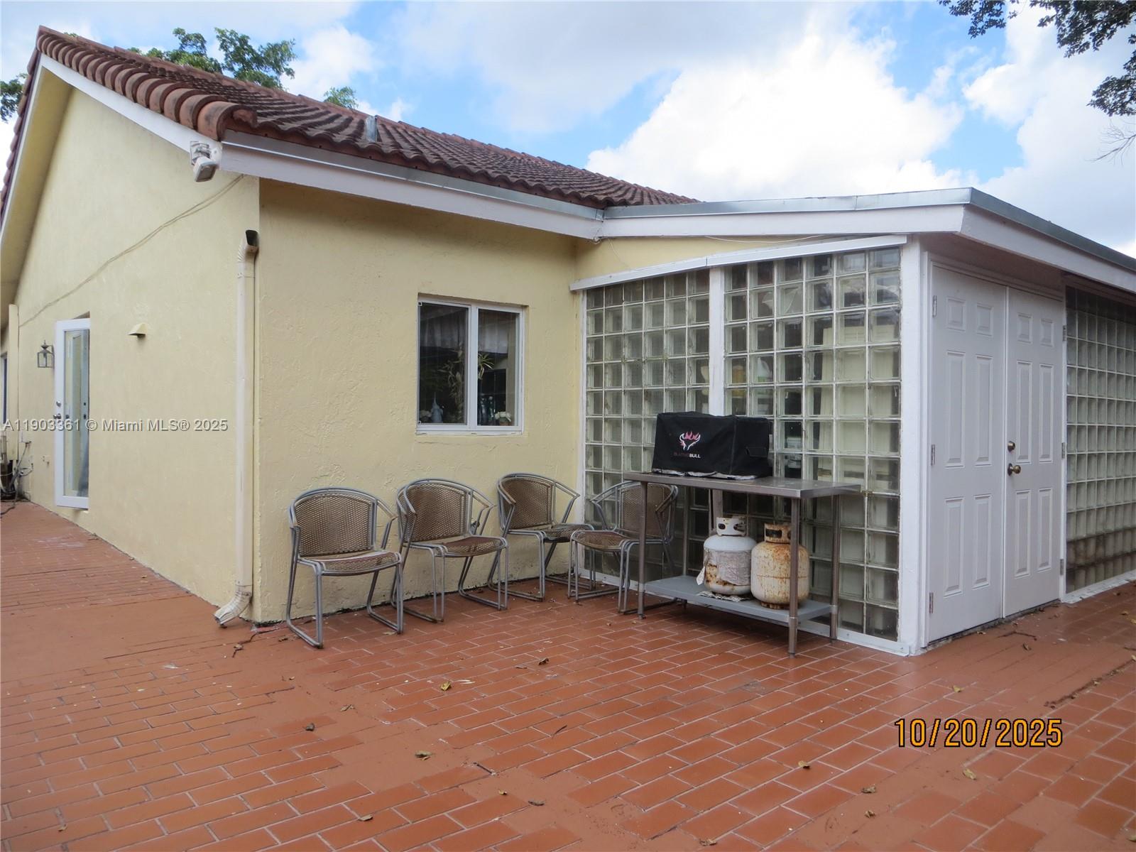 THE MANSIONS - Residential