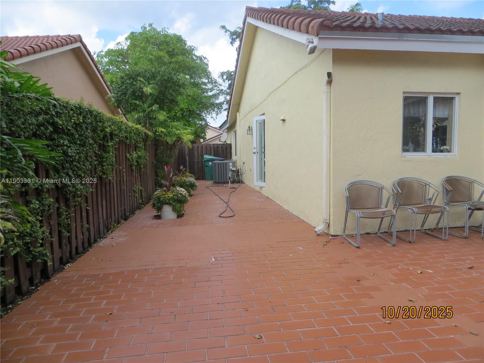 THE MANSIONS - Residential