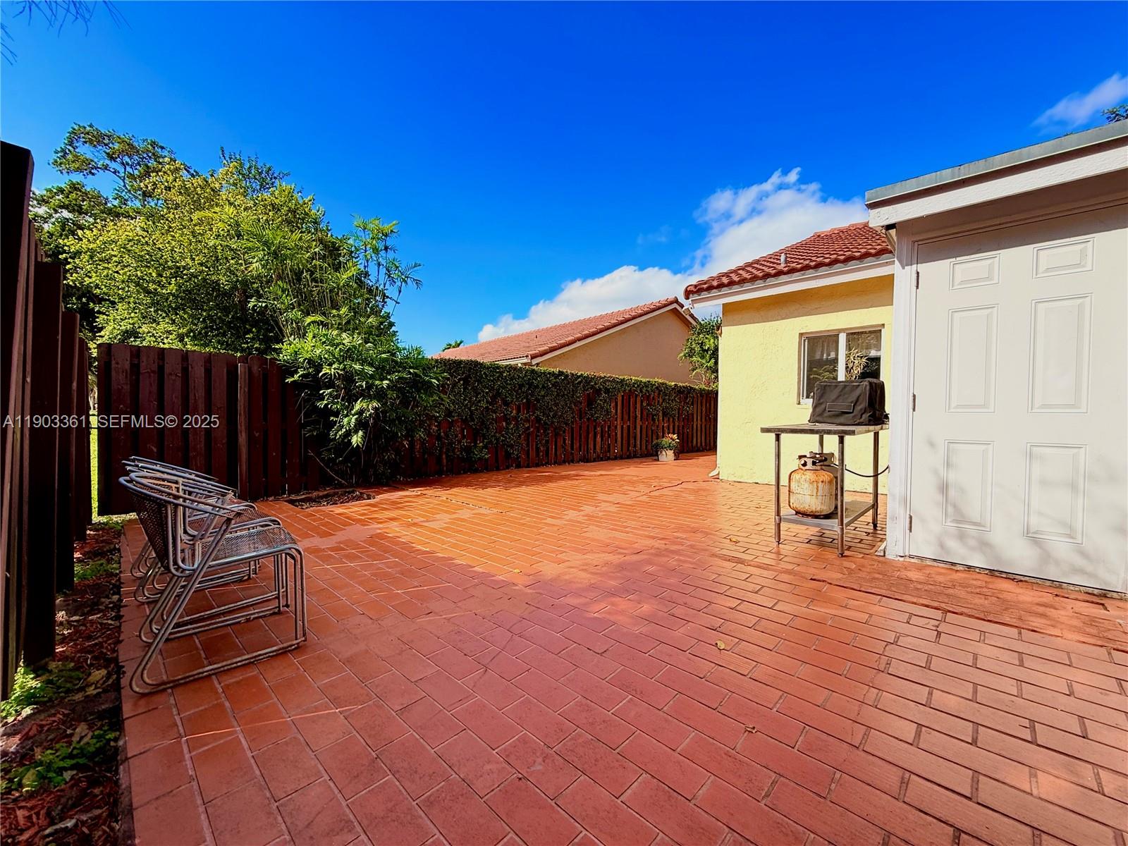 THE MANSIONS - Residential