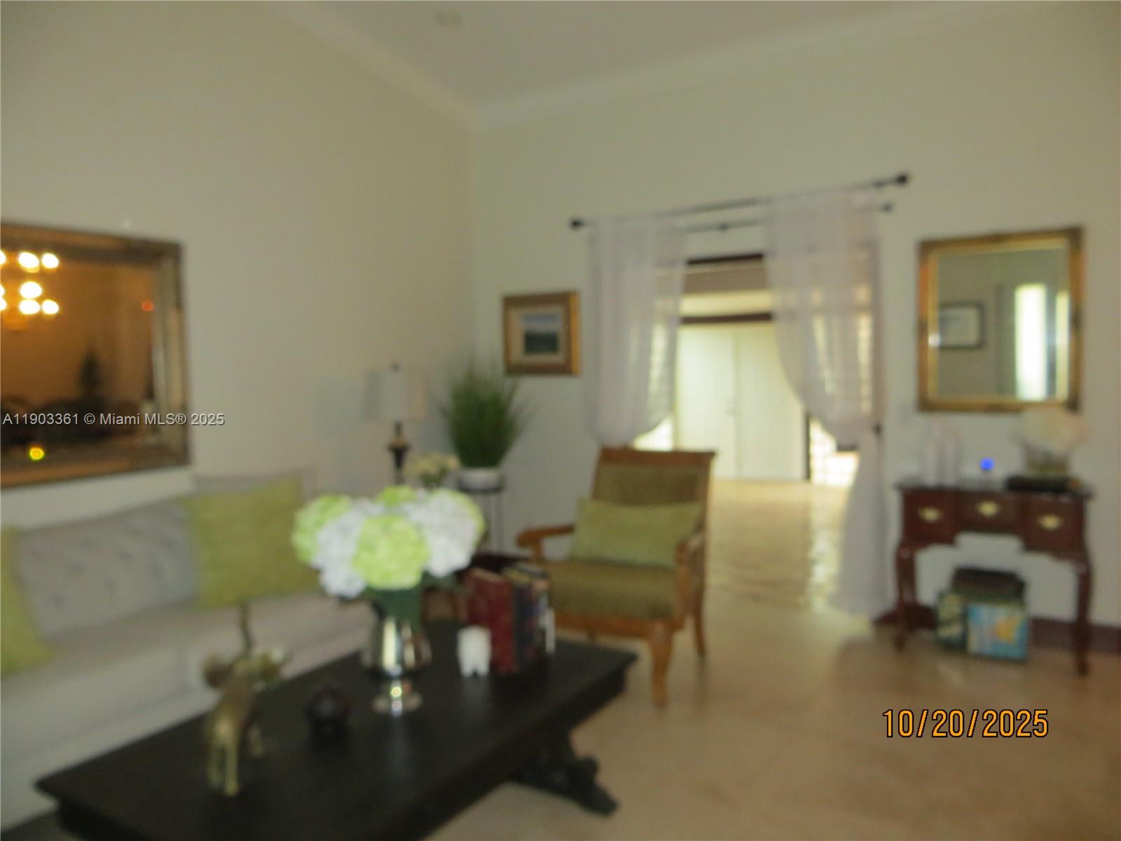 THE MANSIONS - Residential