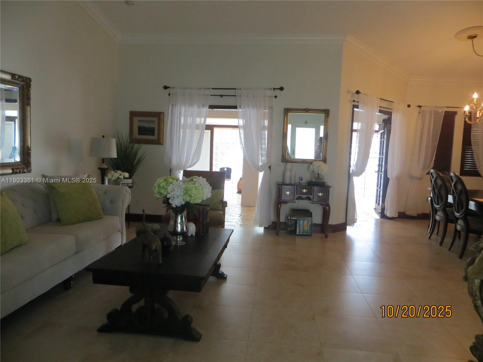 THE MANSIONS - Residential