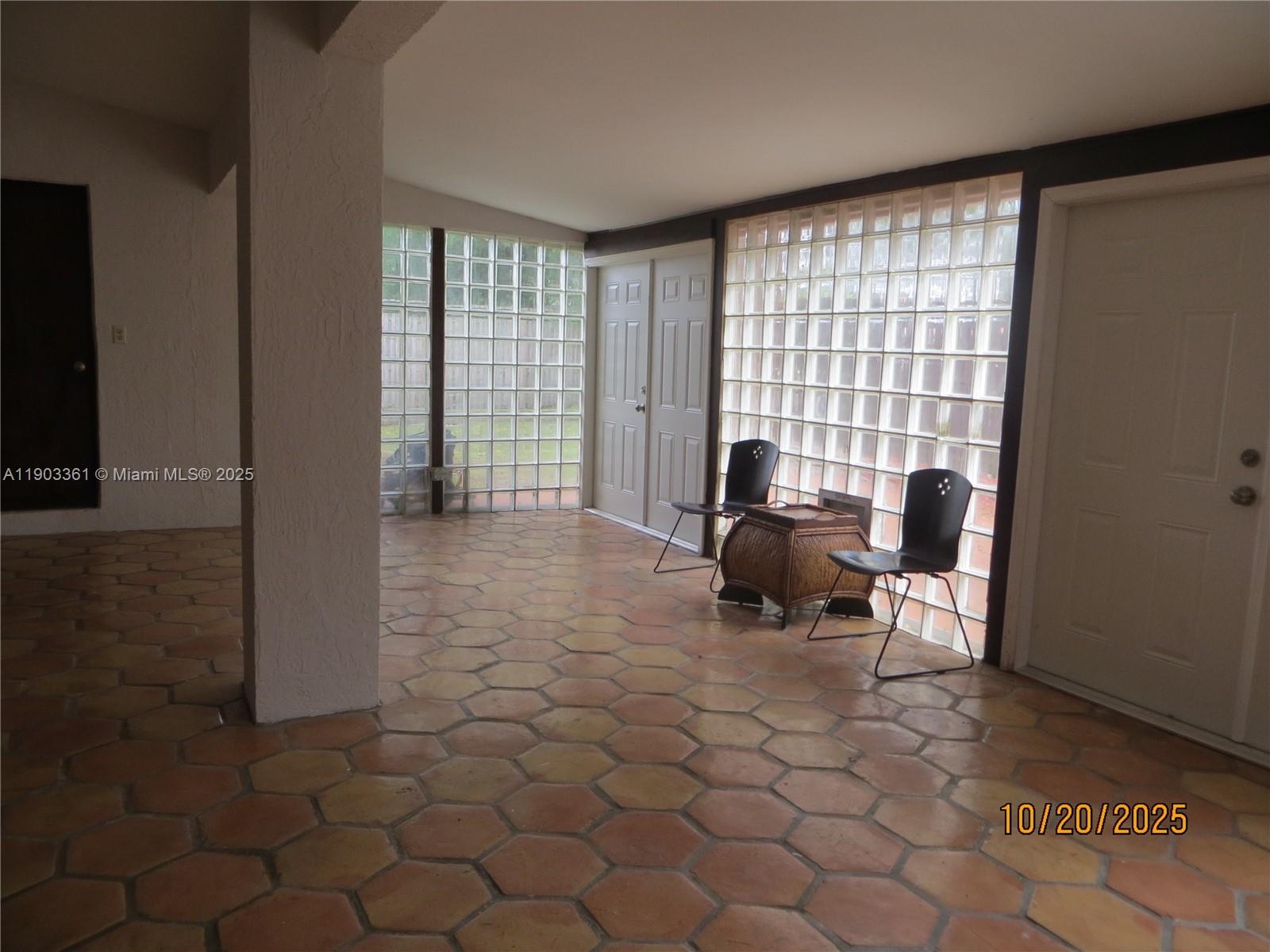 THE MANSIONS - Residential