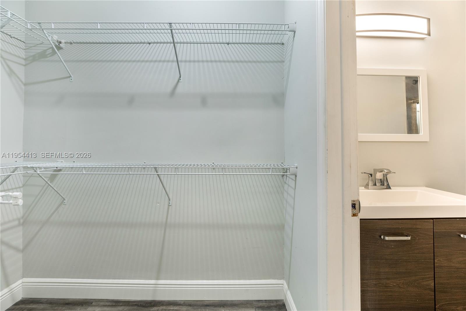 ROSE CONDO - Residential