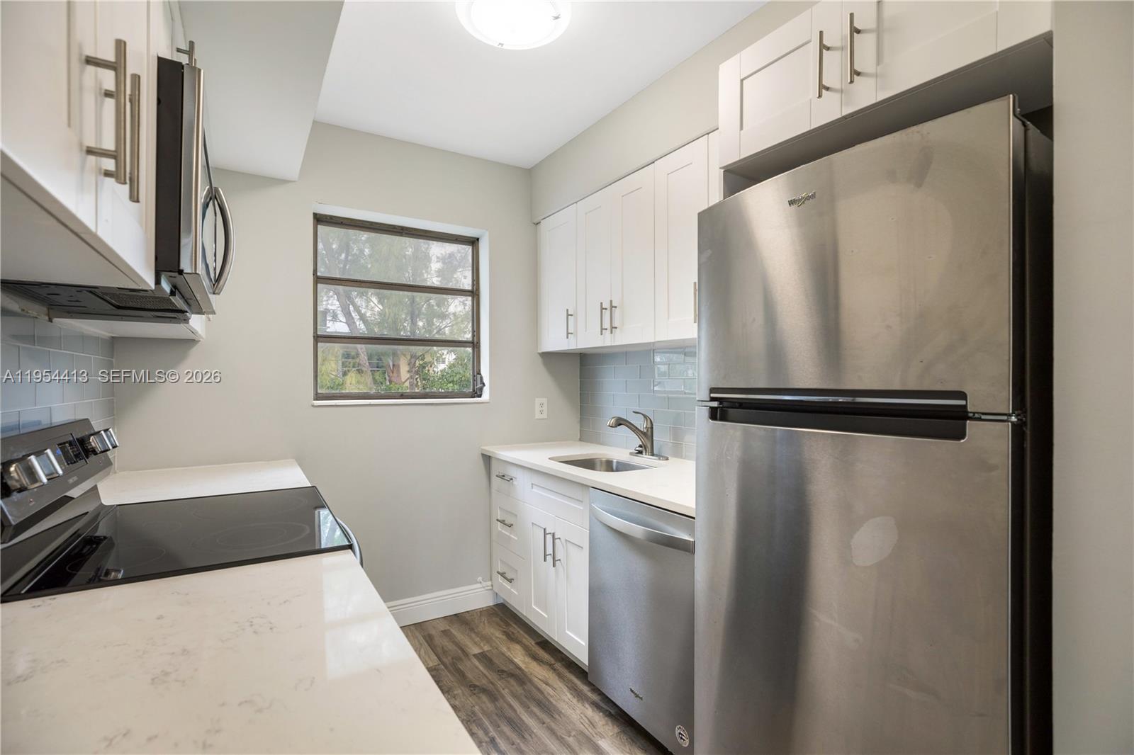 ROSE CONDO - Residential