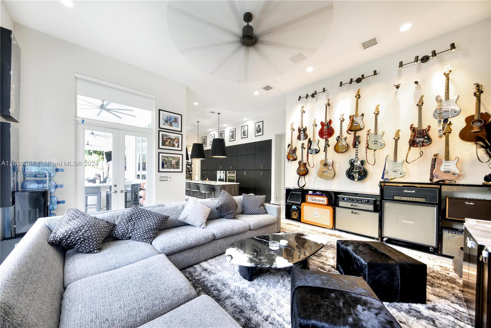 HARBOR BEACH - Residential