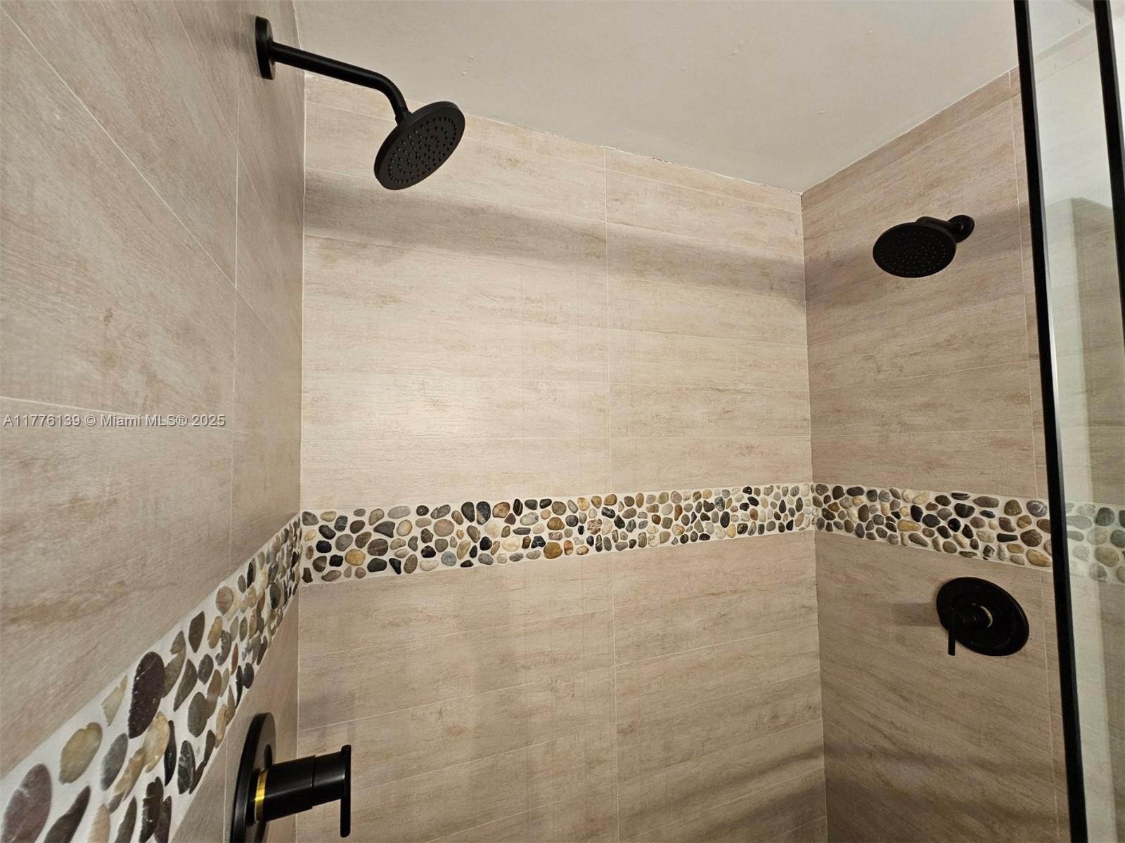 VALENCIA TOWNHOUSE CONDO - Residential