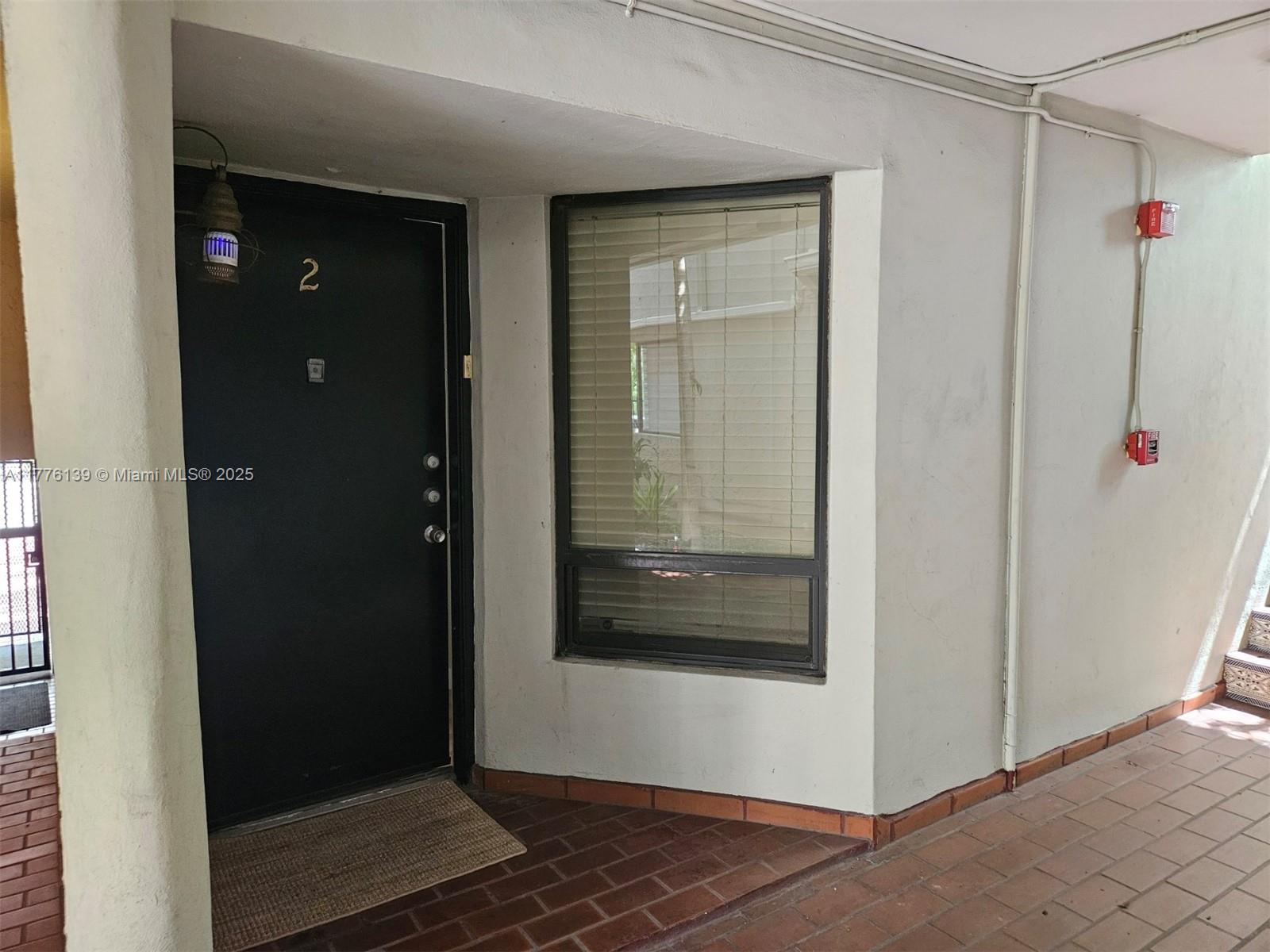 VALENCIA TOWNHOUSE CONDO - Residential
