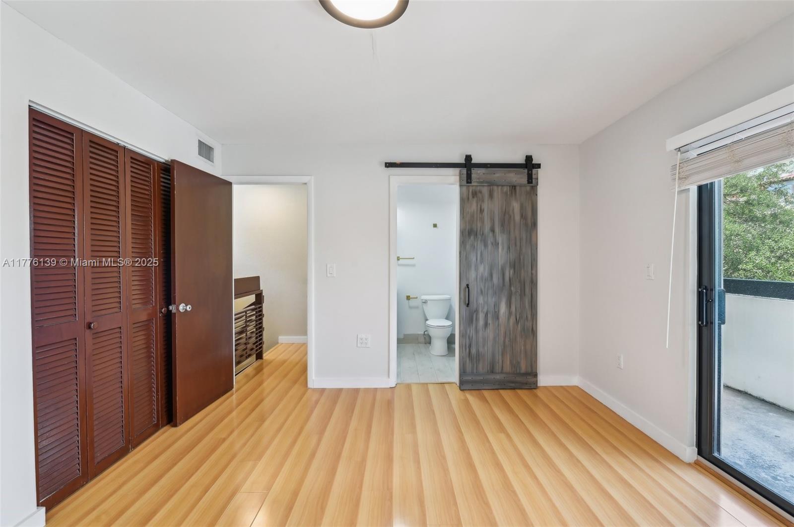 VALENCIA TOWNHOUSE CONDO - Residential