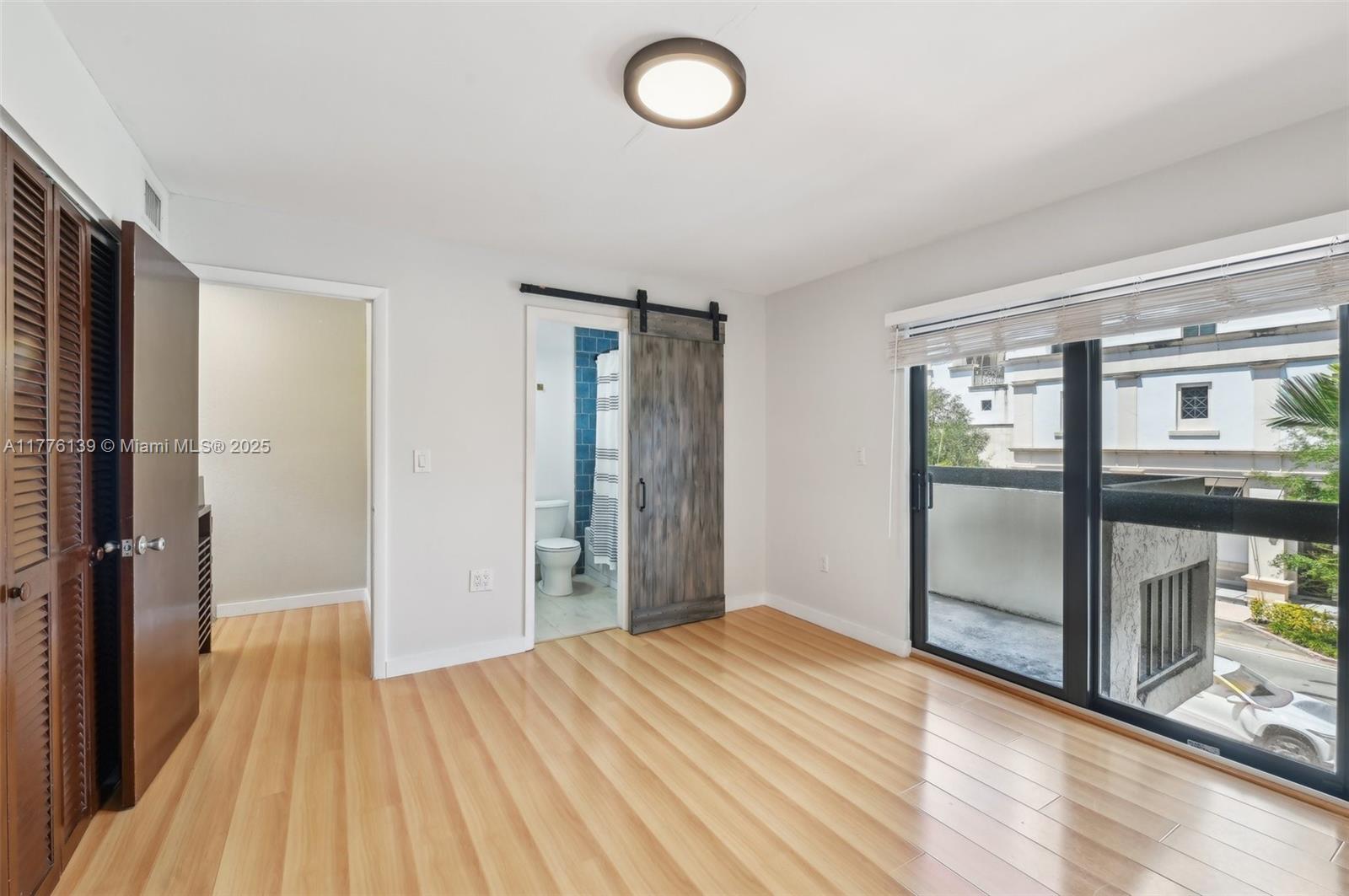 VALENCIA TOWNHOUSE CONDO - Residential