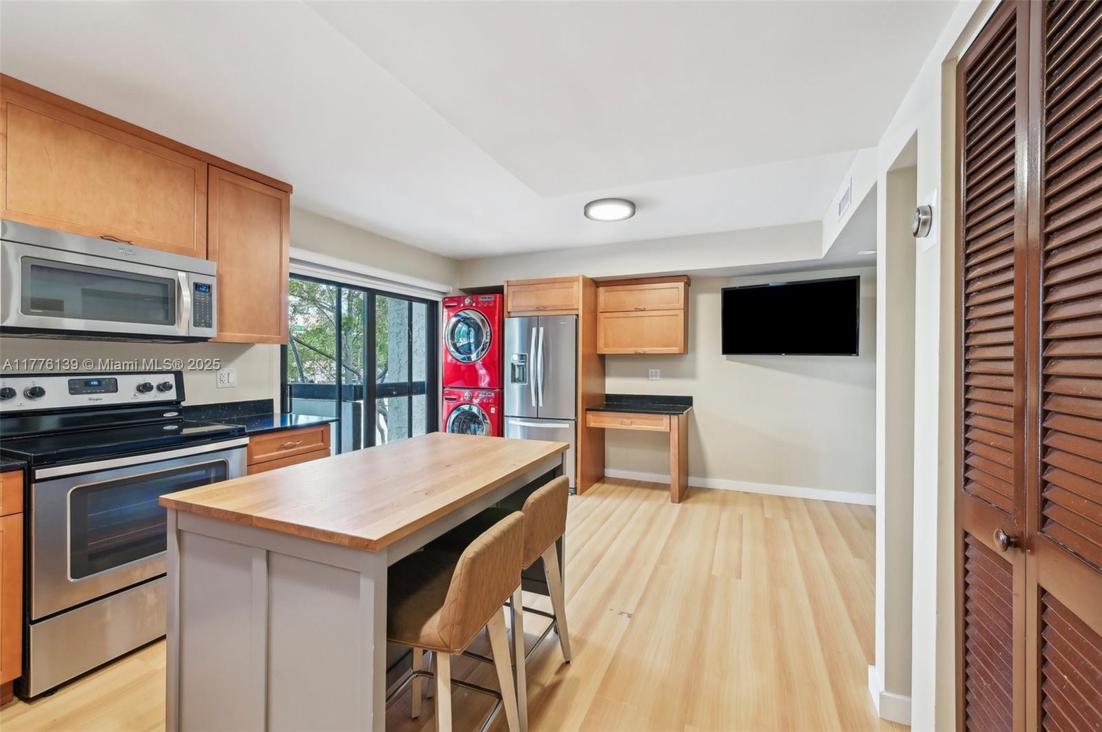 VALENCIA TOWNHOUSE CONDO - Residential