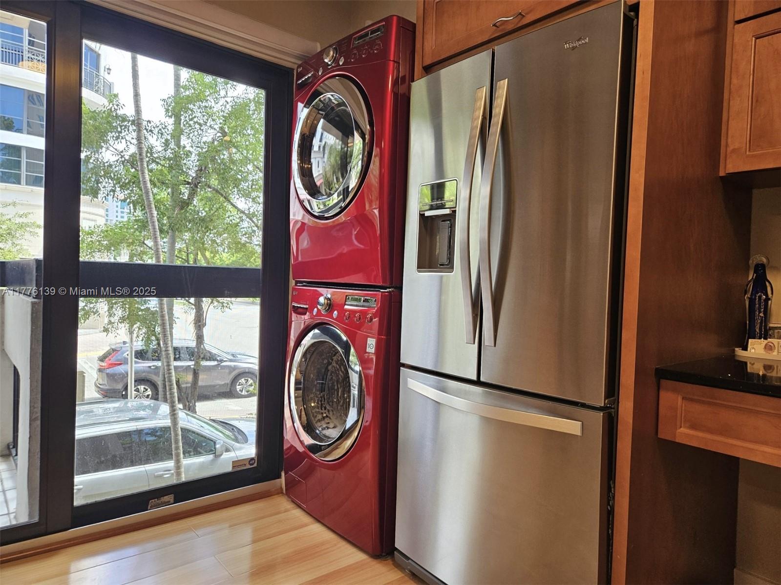 VALENCIA TOWNHOUSE CONDO - Residential