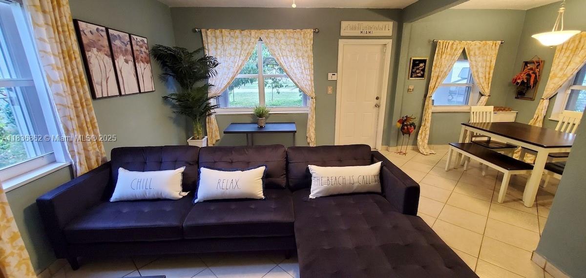 1679 NE 175th St, North Miami Beach, FL, 33162/$585,000 2 1679 NE 175th St