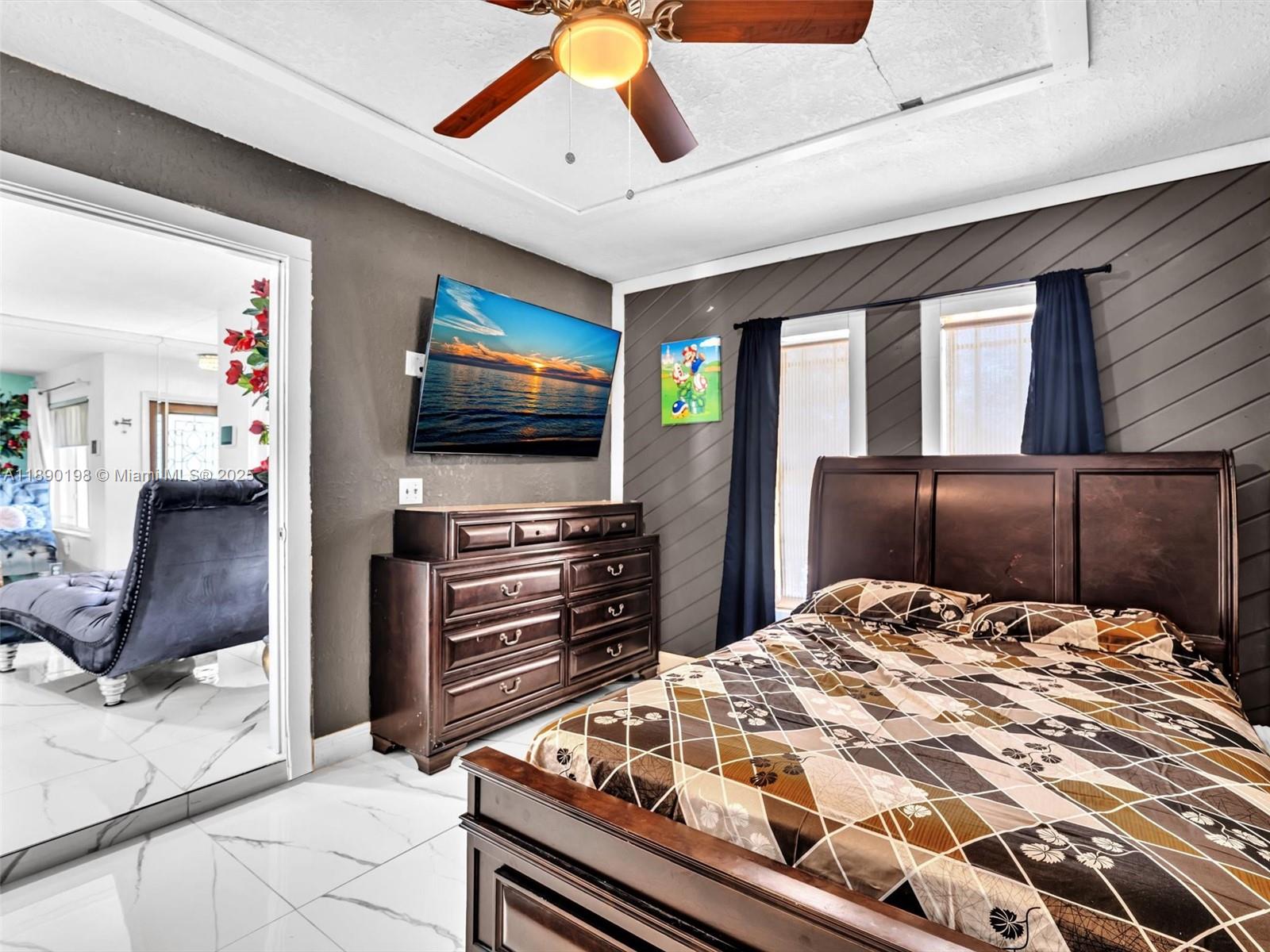 LAUDERDALE LAKES WEST GAT - Residential