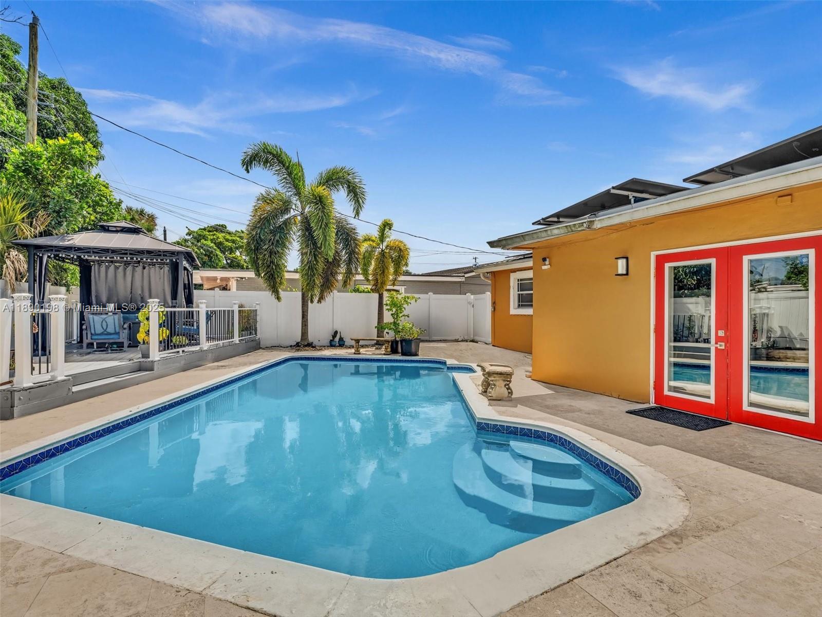 LAUDERDALE LAKES WEST GAT - Residential