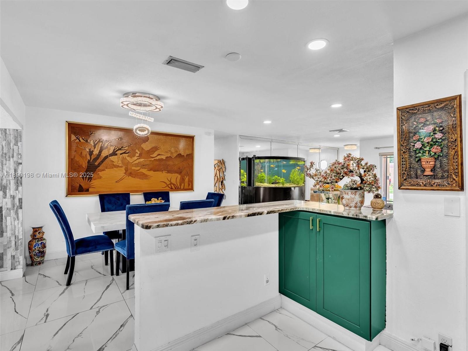 LAUDERDALE LAKES WEST GAT - Residential