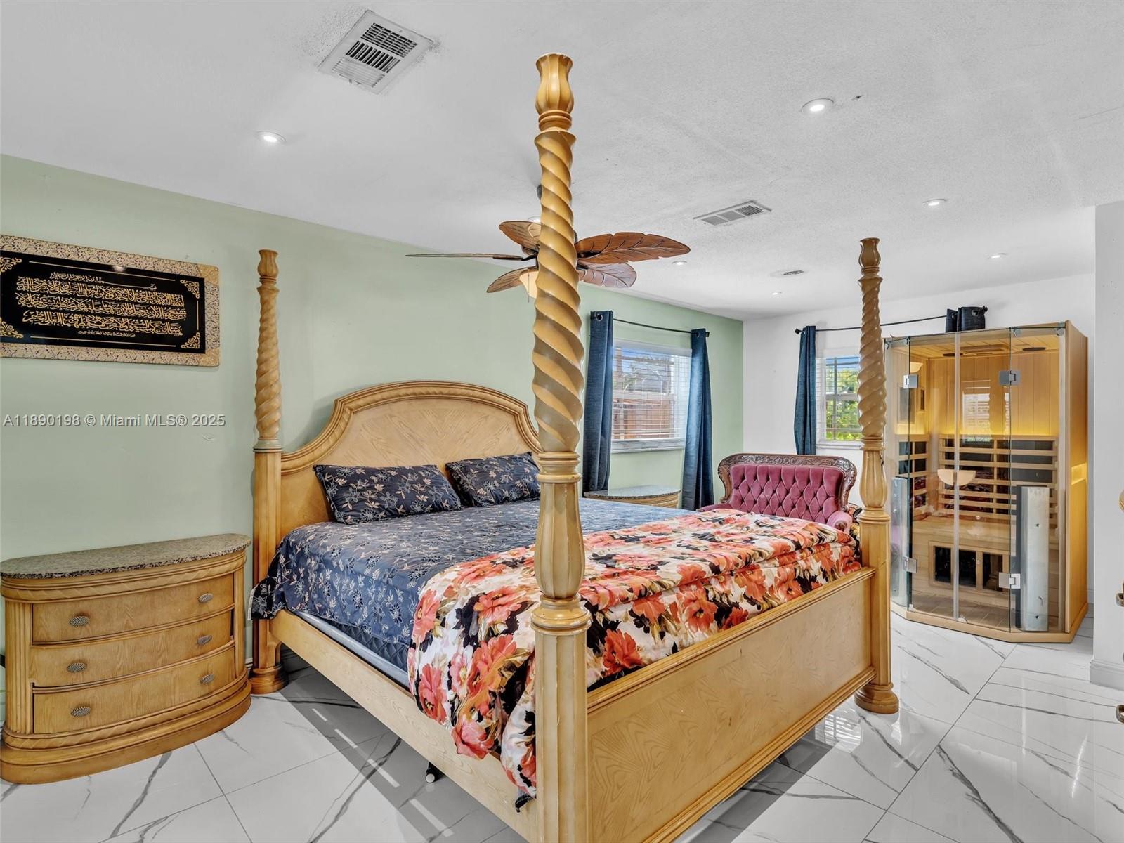 LAUDERDALE LAKES WEST GAT - Residential