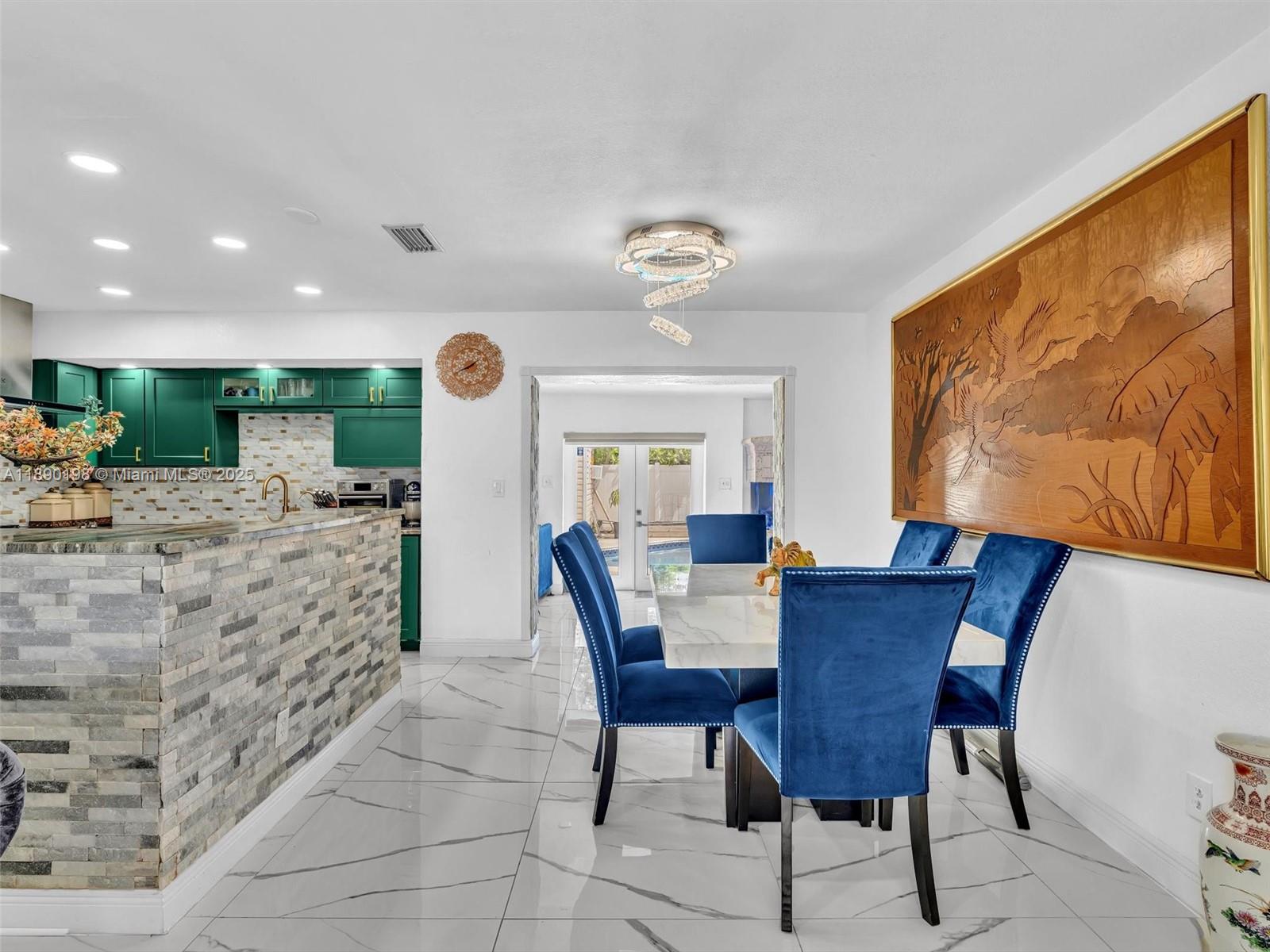 LAUDERDALE LAKES WEST GAT - Residential