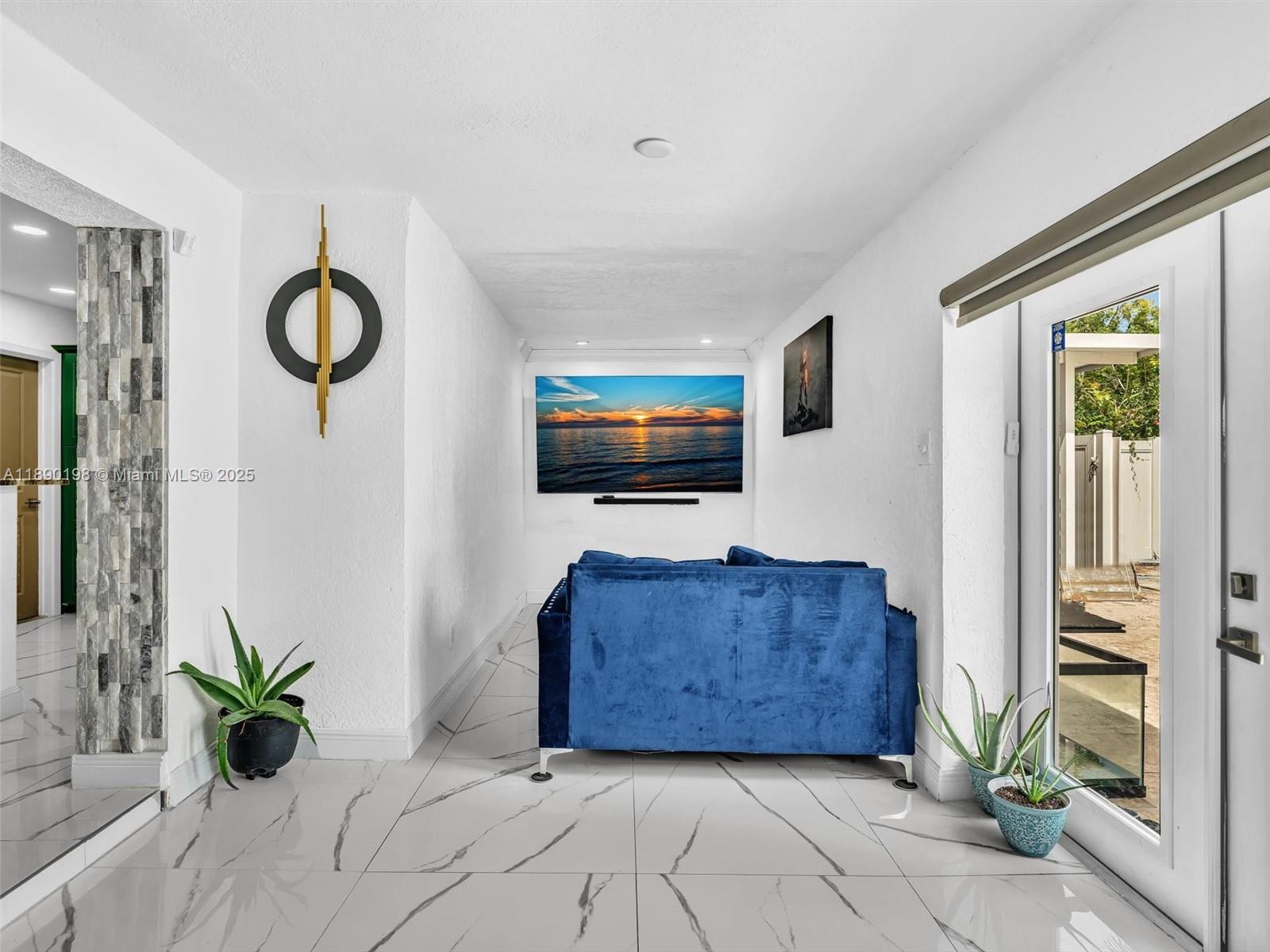 LAUDERDALE LAKES WEST GAT - Residential