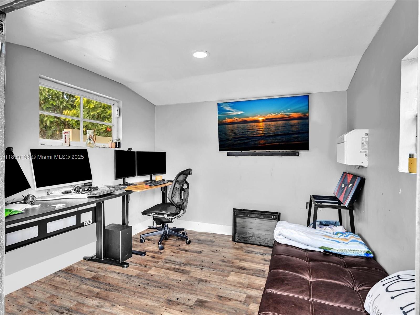 LAUDERDALE LAKES WEST GAT - Residential