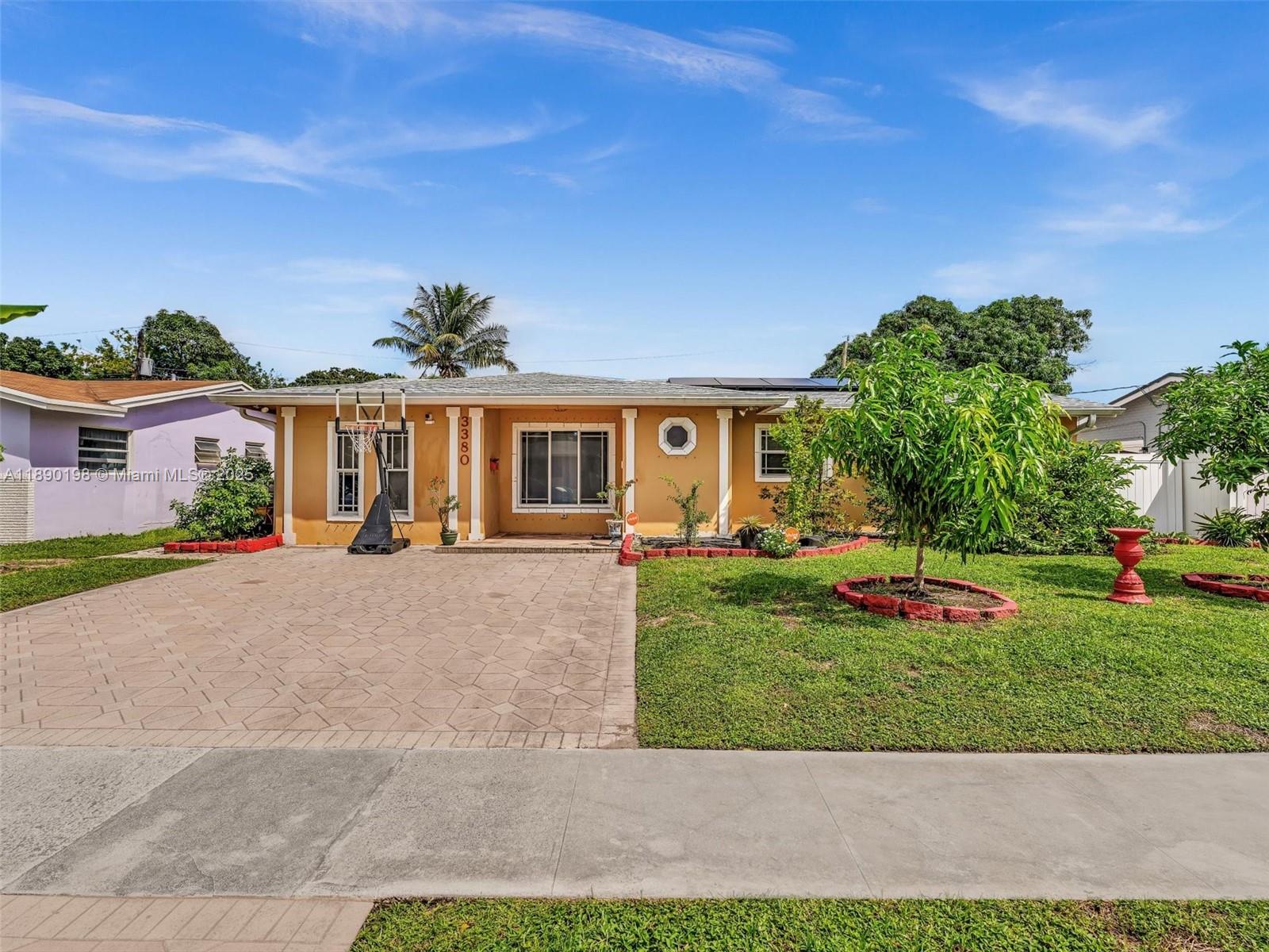 LAUDERDALE LAKES WEST GAT - Residential