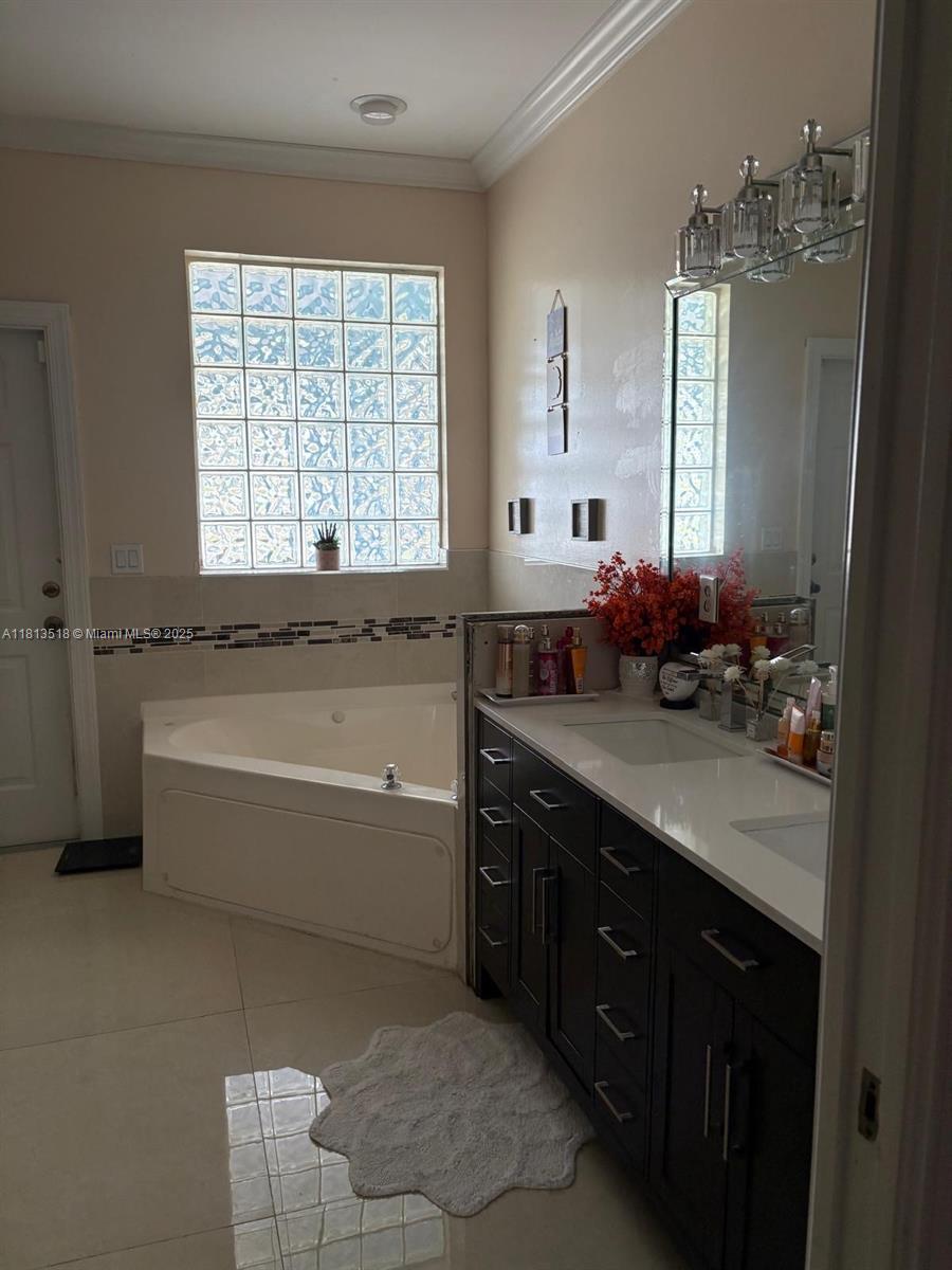 GOLDEN GATE EST UNIT - Residential