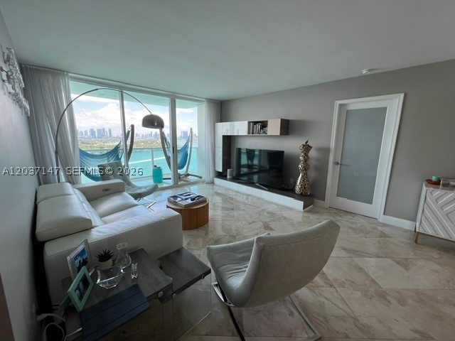 650 West Ave 2109