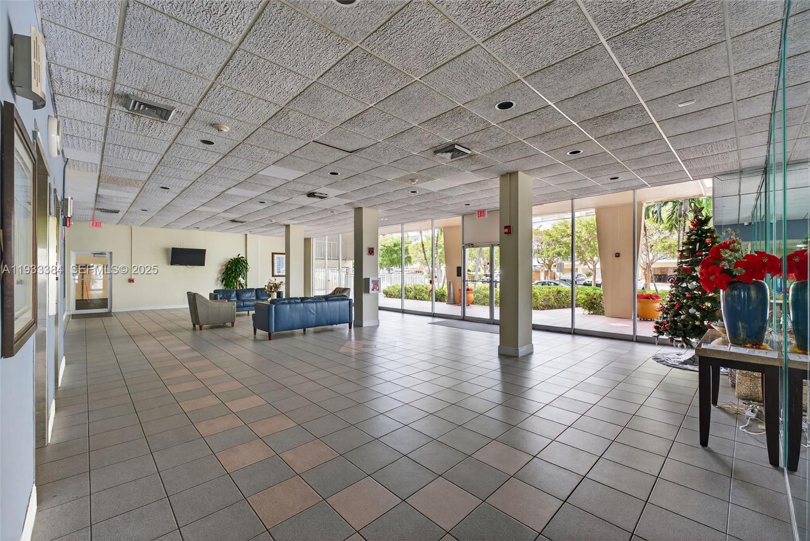 GOLDEN SAILS CONDO - Residential