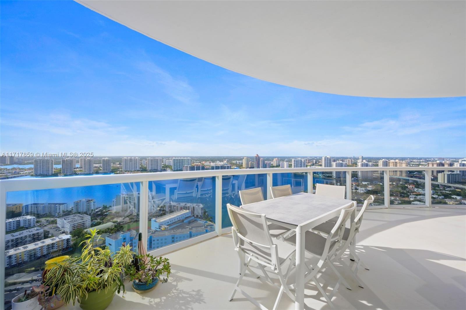 TRUMP ROYALE CONDO - Residential