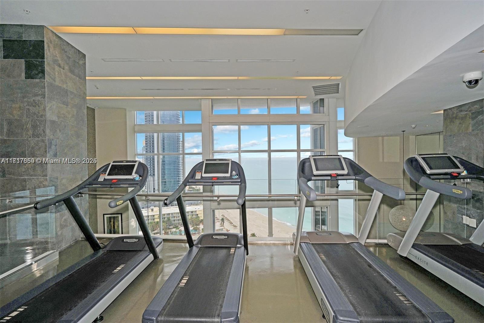 TRUMP ROYALE CONDO - Residential