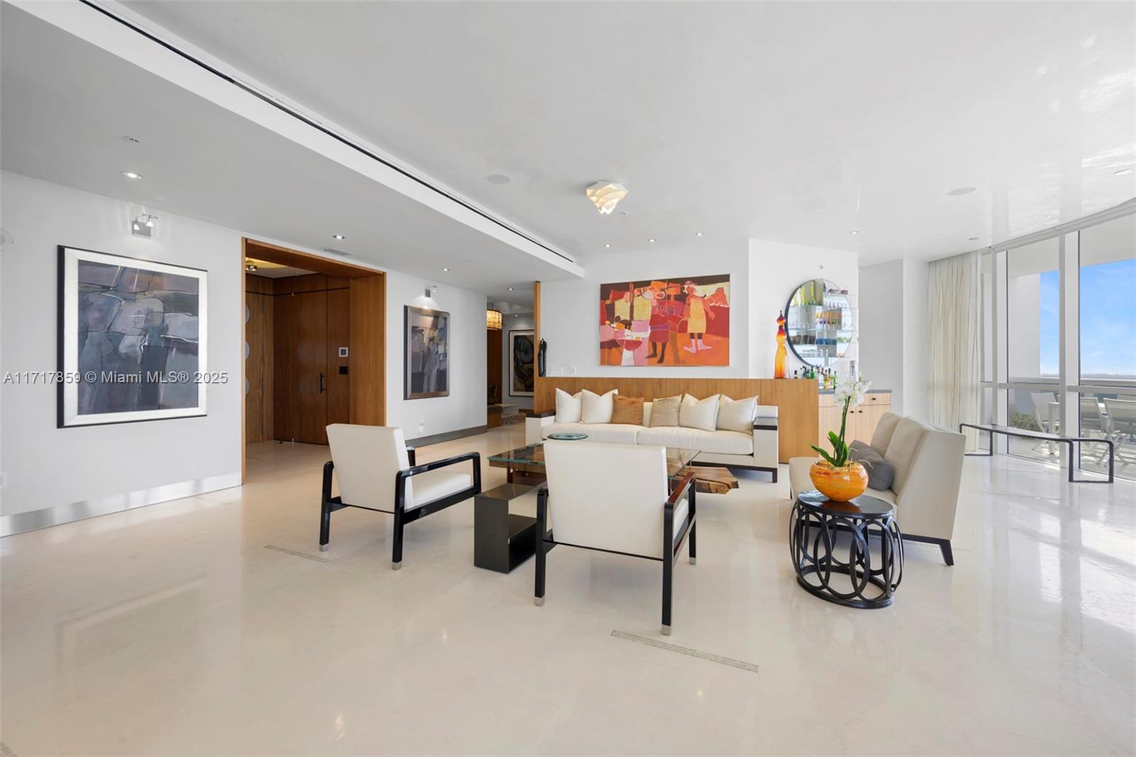 TRUMP ROYALE CONDO - Residential