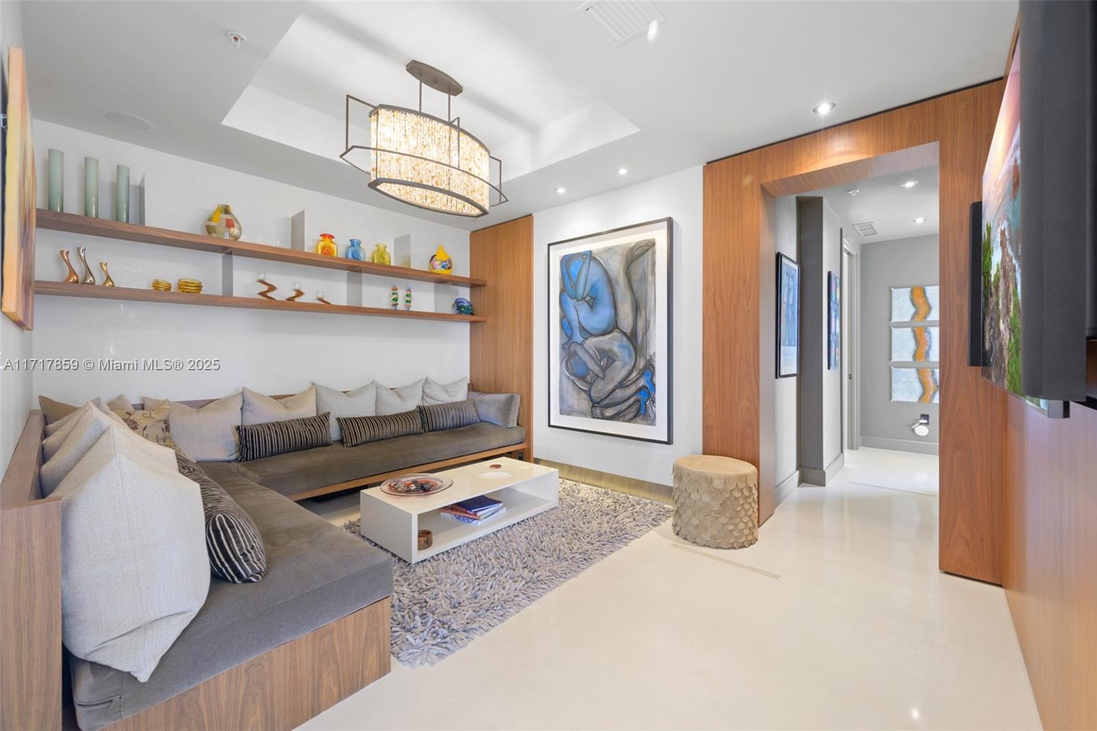 TRUMP ROYALE CONDO - Residential
