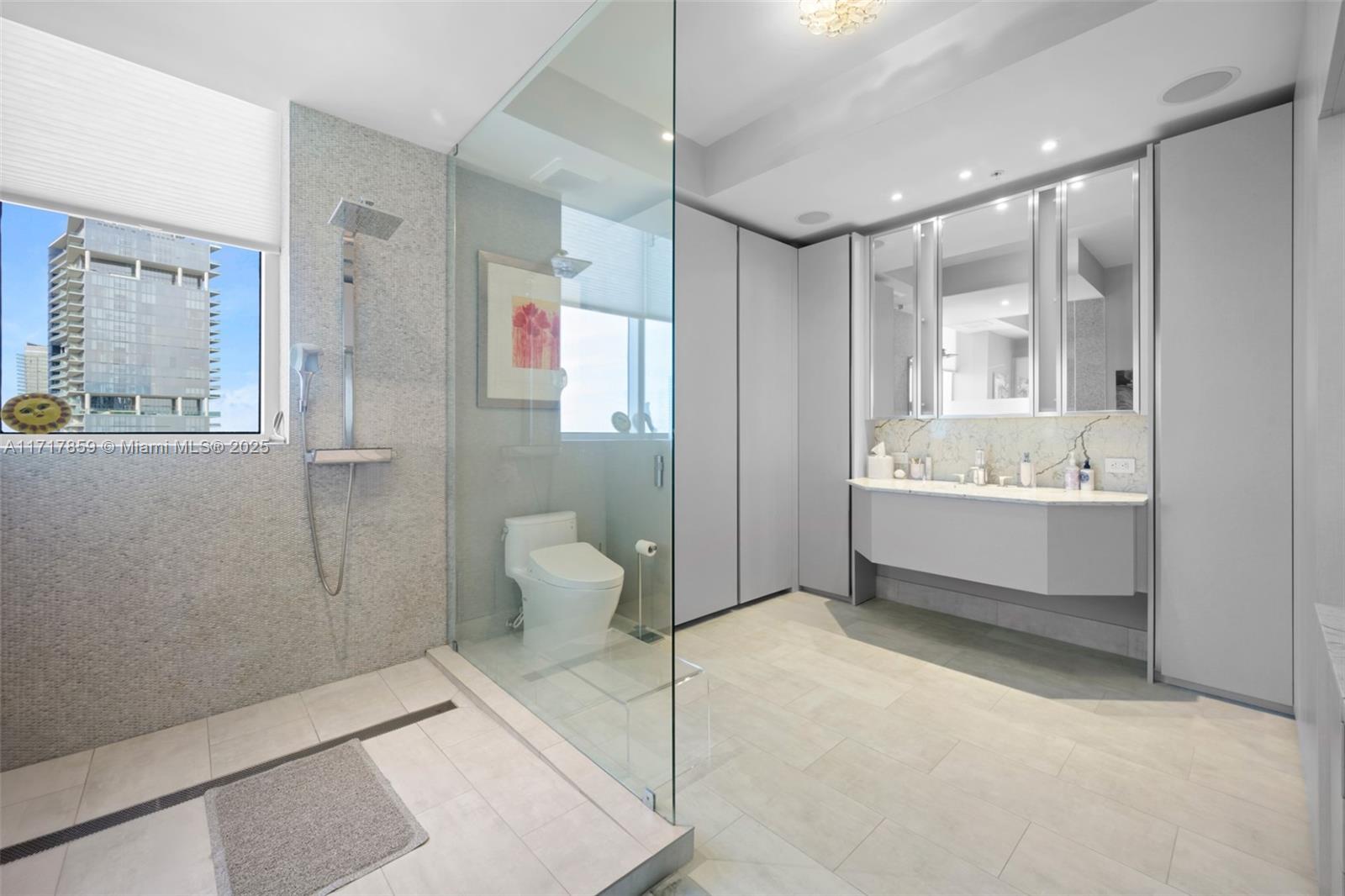 TRUMP ROYALE CONDO - Residential