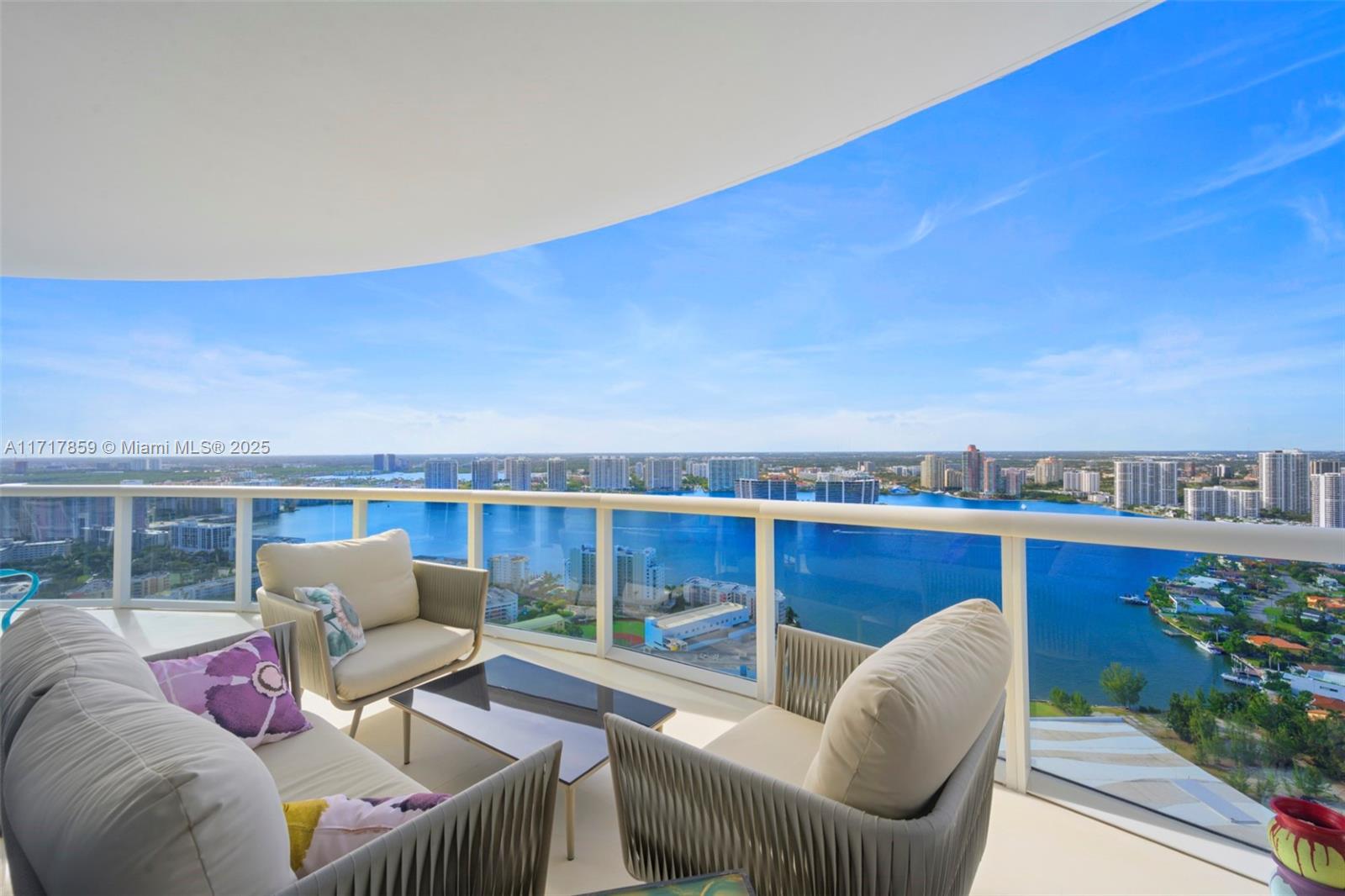 TRUMP ROYALE CONDO - Residential