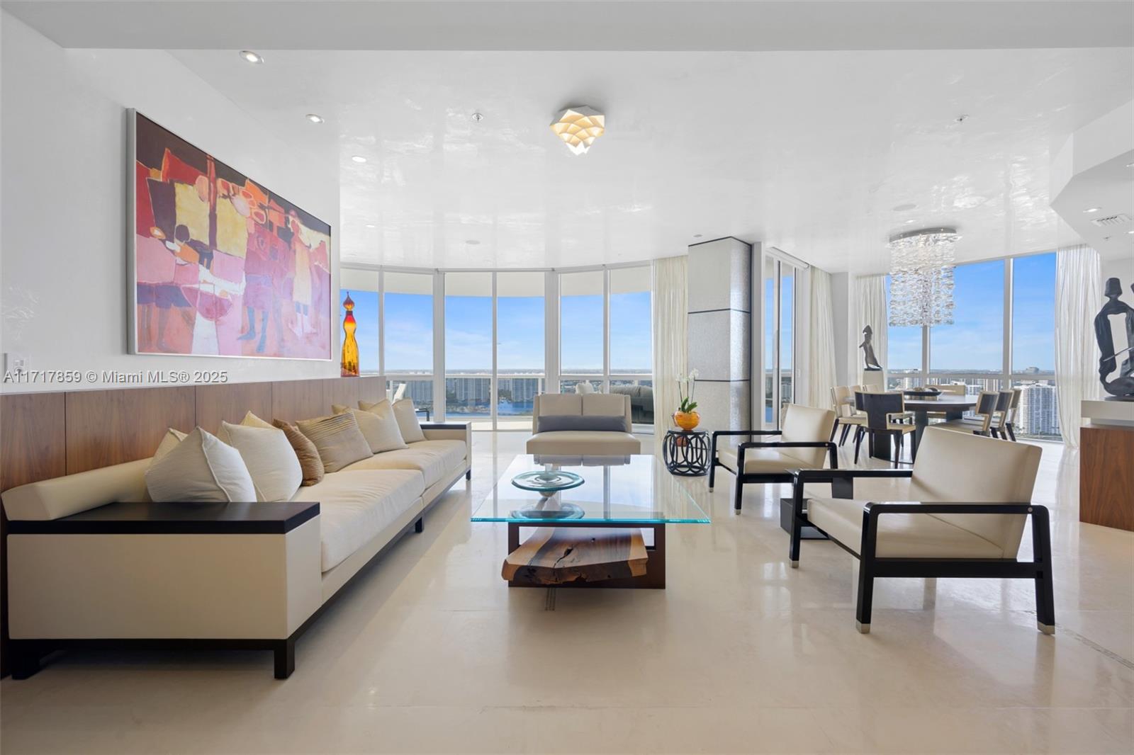TRUMP ROYALE CONDO - Residential