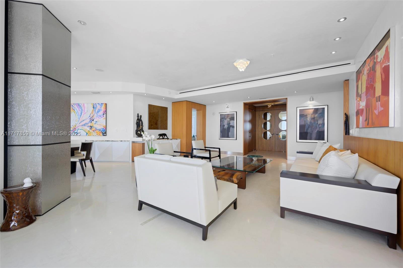 TRUMP ROYALE CONDO - Residential