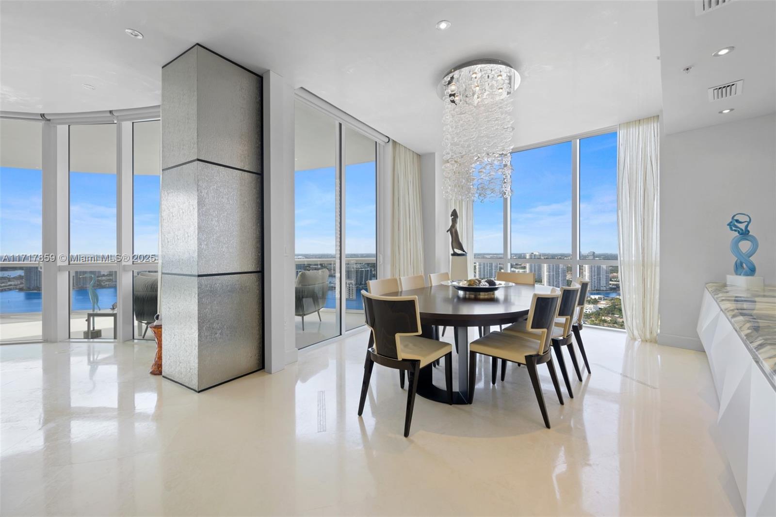 TRUMP ROYALE CONDO - Residential