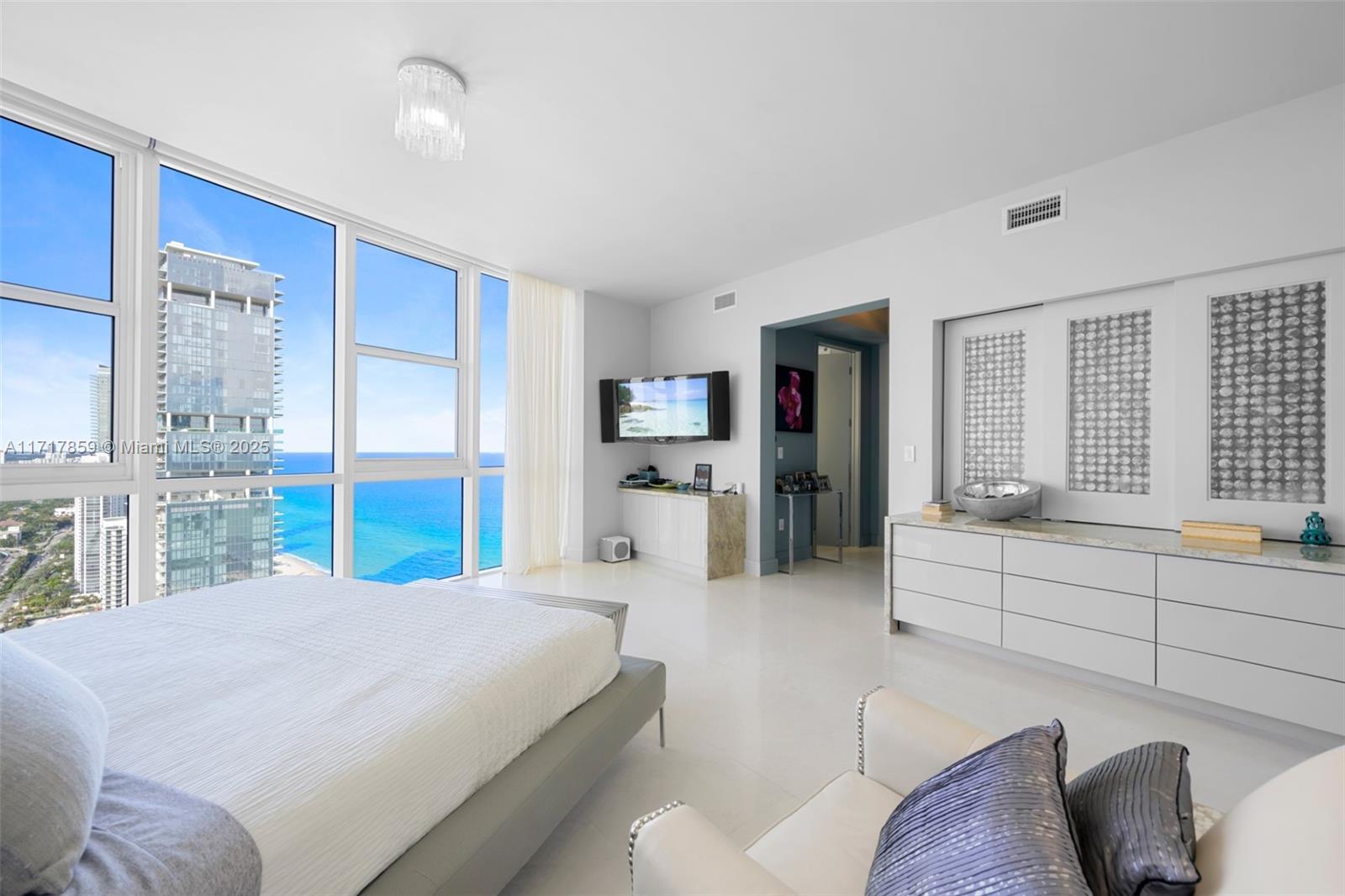 TRUMP ROYALE CONDO - Residential