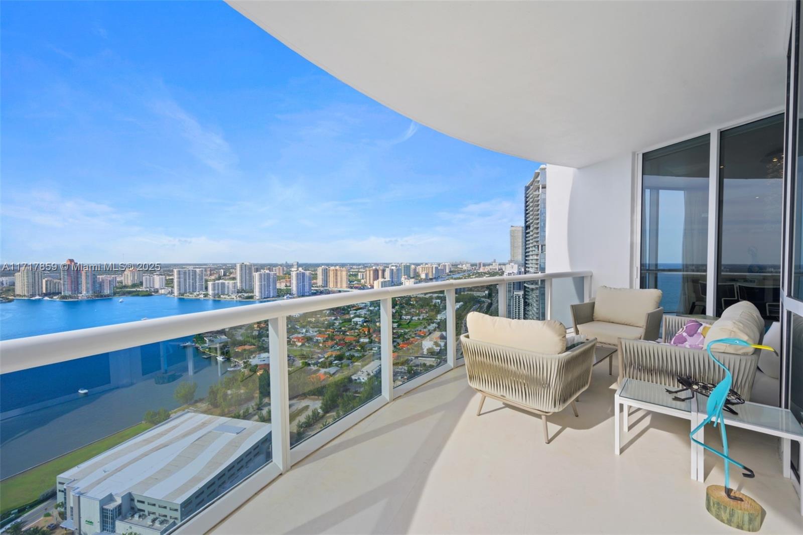 TRUMP ROYALE CONDO - Residential