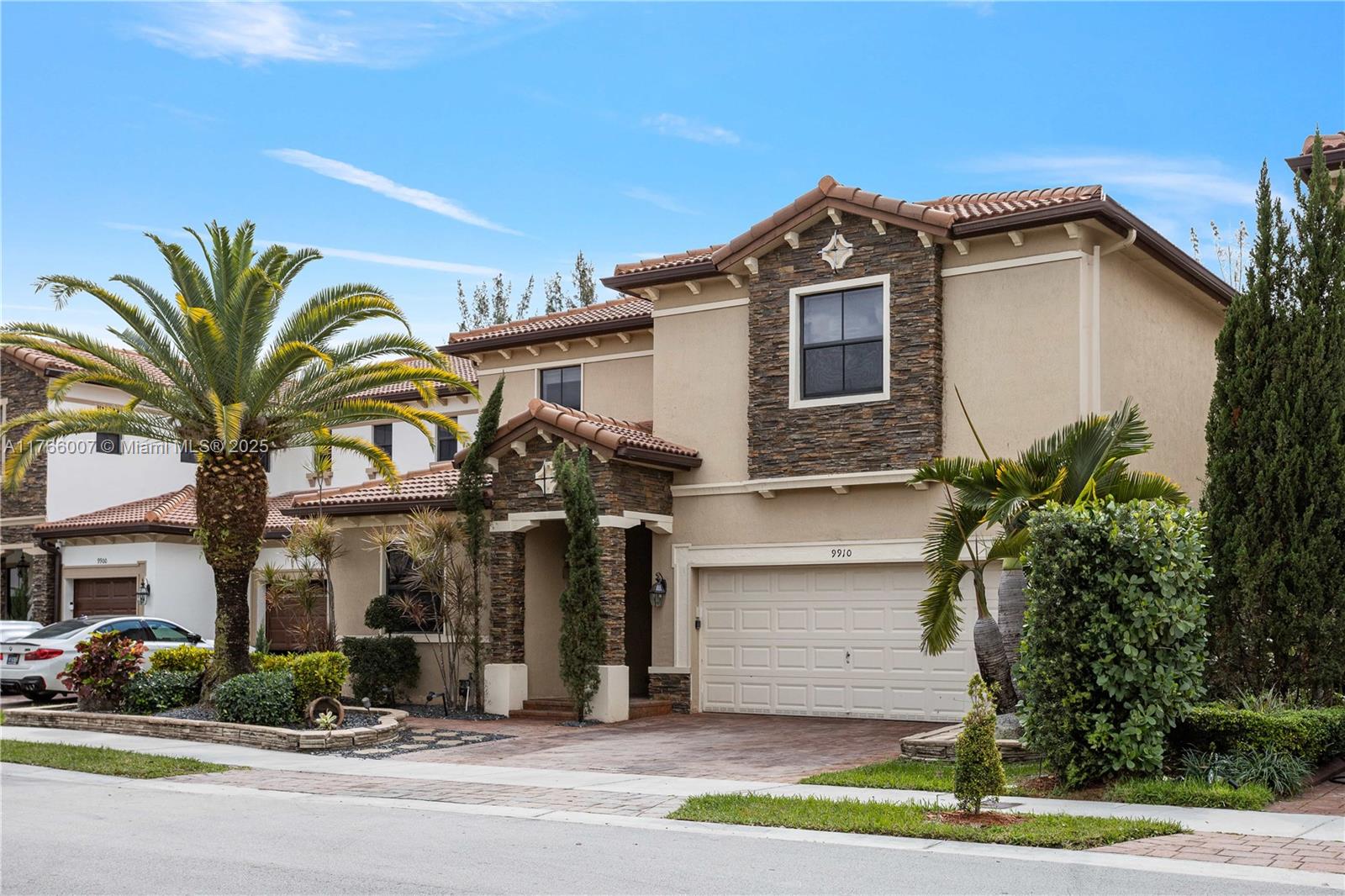 9910 NW 86th Ter