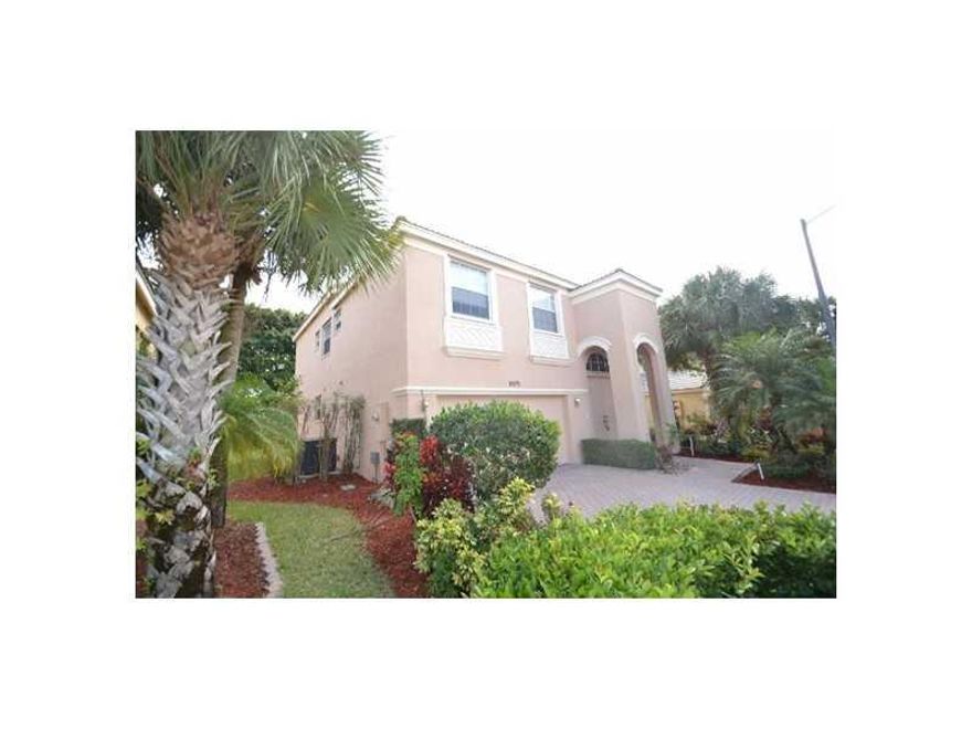 Another Professionally Managed Residence from America's largest single family home rental specialist. Enjoy peace of mind, excellent quality and value. Only First month plus deposit moves you in. 2 Large pets okay ***Additional HOA Approval may be require d!!