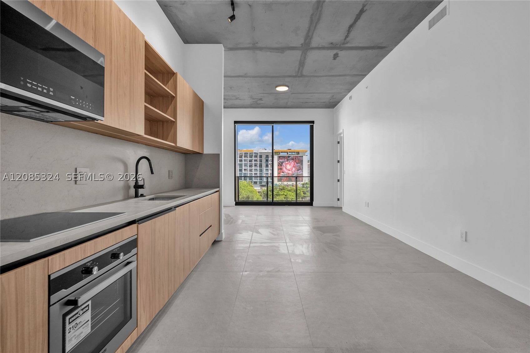 91 NW 27th St 201