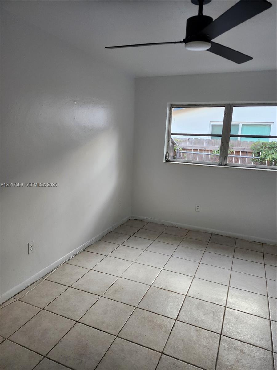 COMISKEY PARK - Residential Lease