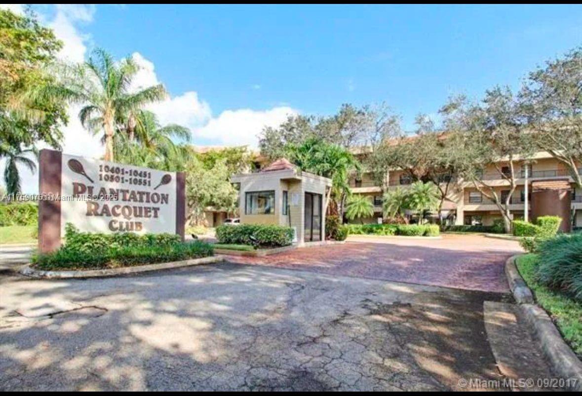 10401 W Broward Blvd 407, Plantation, Miami-Dade County, Florida - 2 Bedrooms  
2 Bathrooms - 