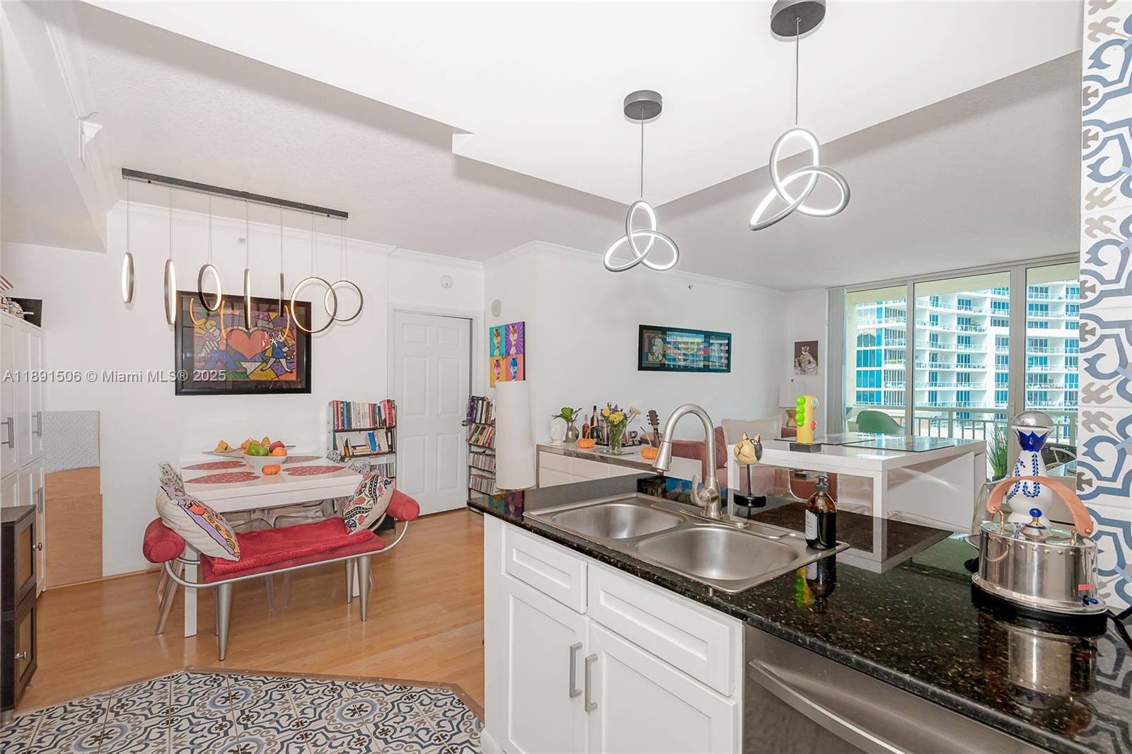 2000 N Bayshore Dr 907