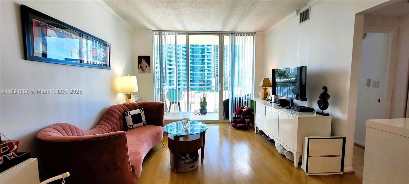 2000 N Bayshore Dr 907