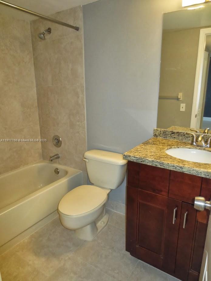 LAKE EMERALD CONDOMINIUM - Residential Lease