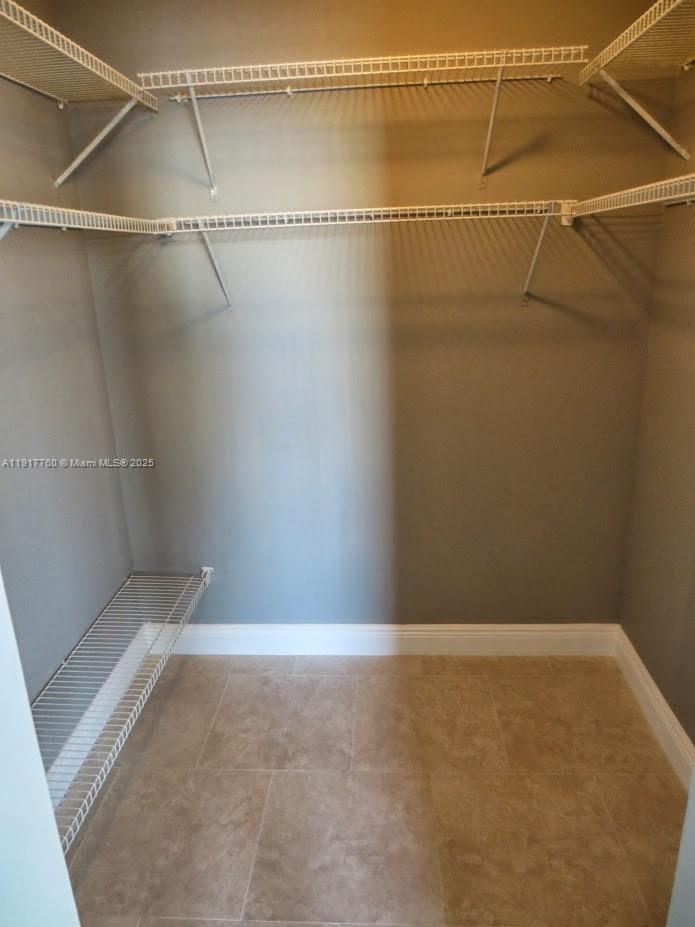 LAKE EMERALD CONDOMINIUM - Residential Lease