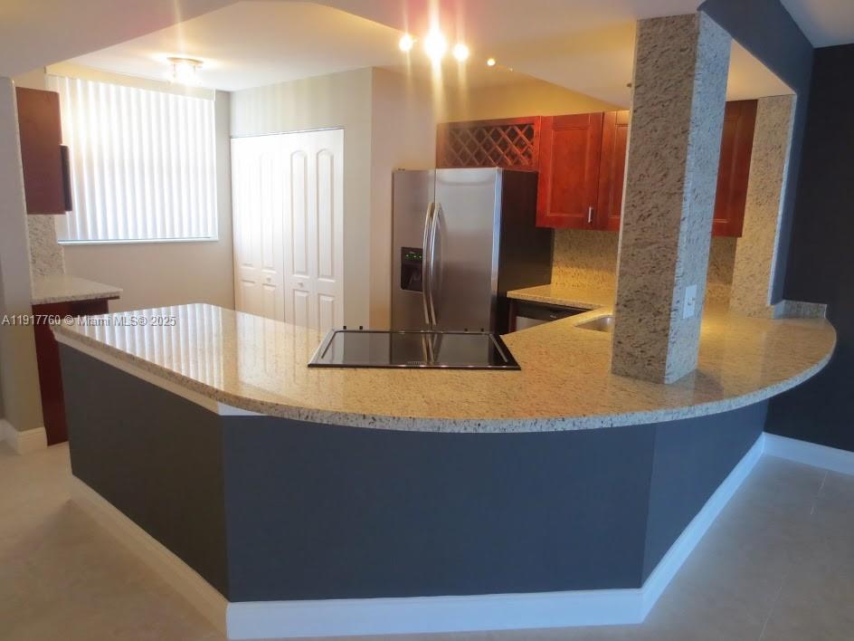 LAKE EMERALD CONDOMINIUM - Residential Lease